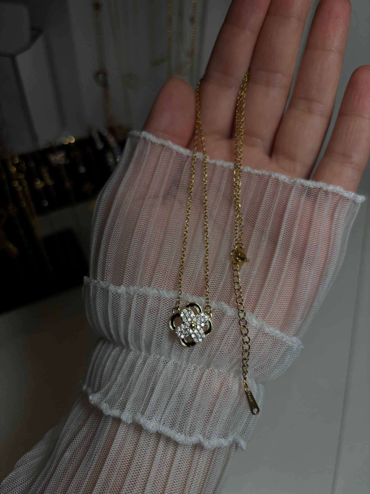 Clover necklace gold