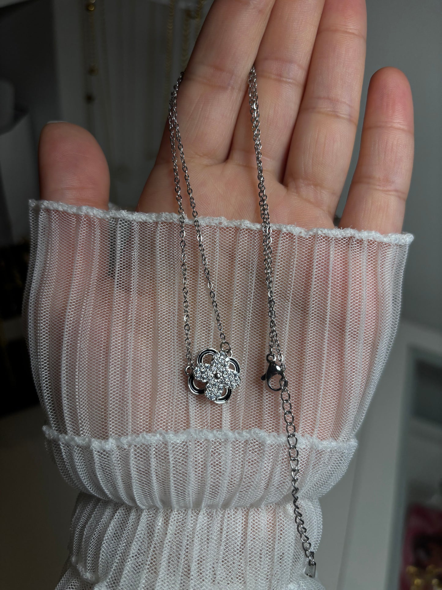 Clover necklace silver