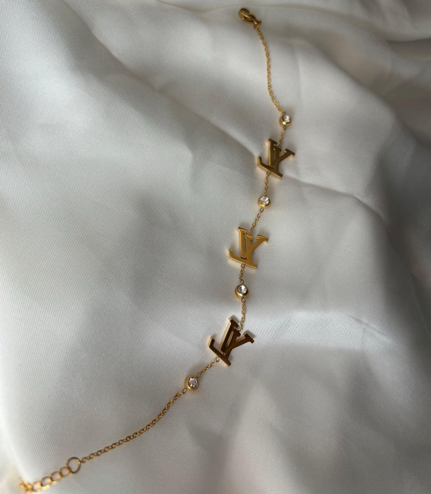 Moyra bracelet