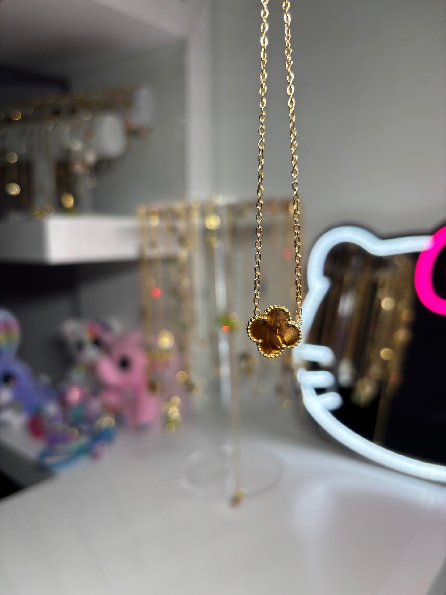 Clover necklace brown