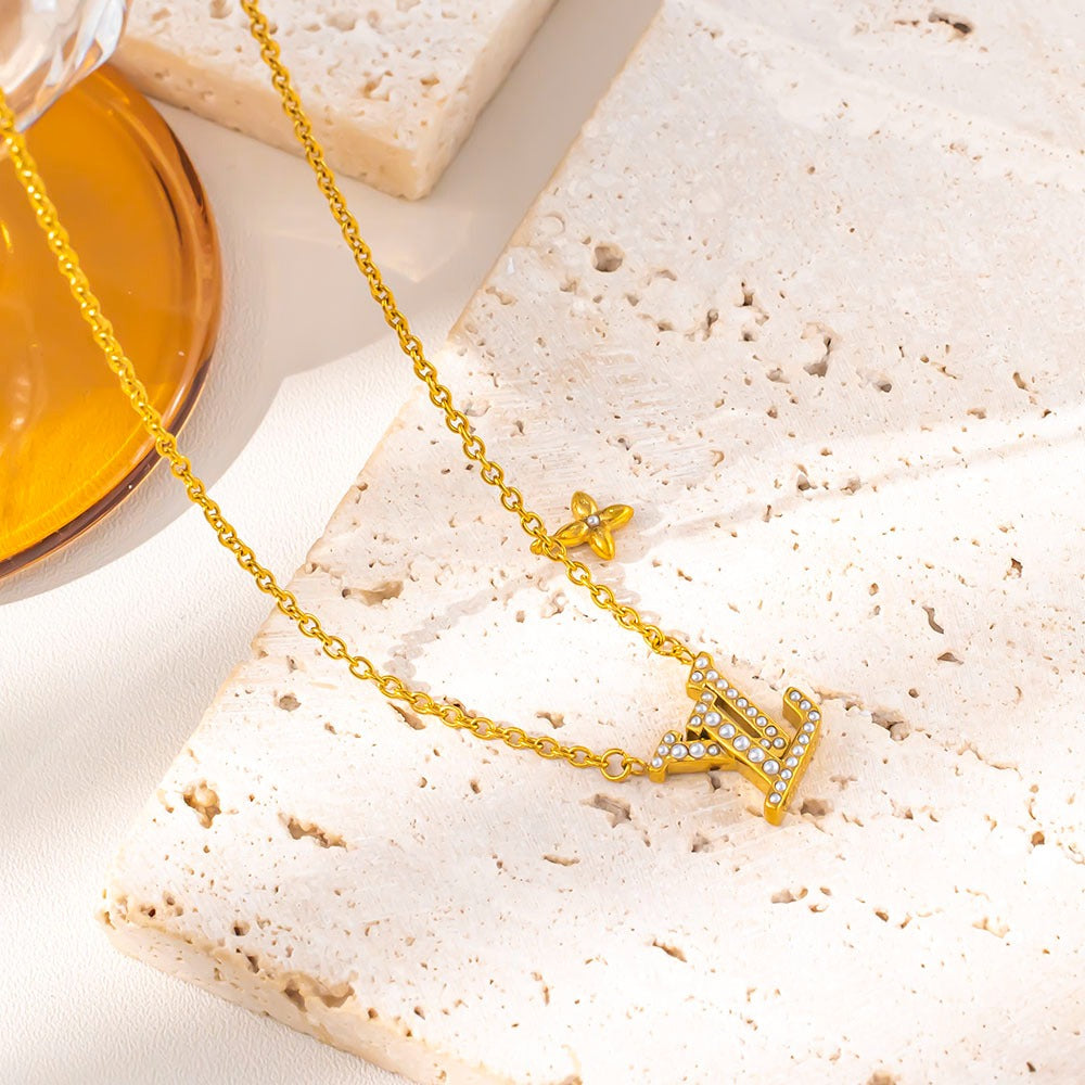 Aila necklace