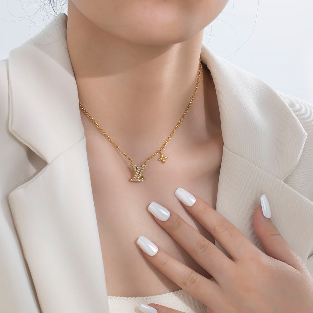 Aila necklace