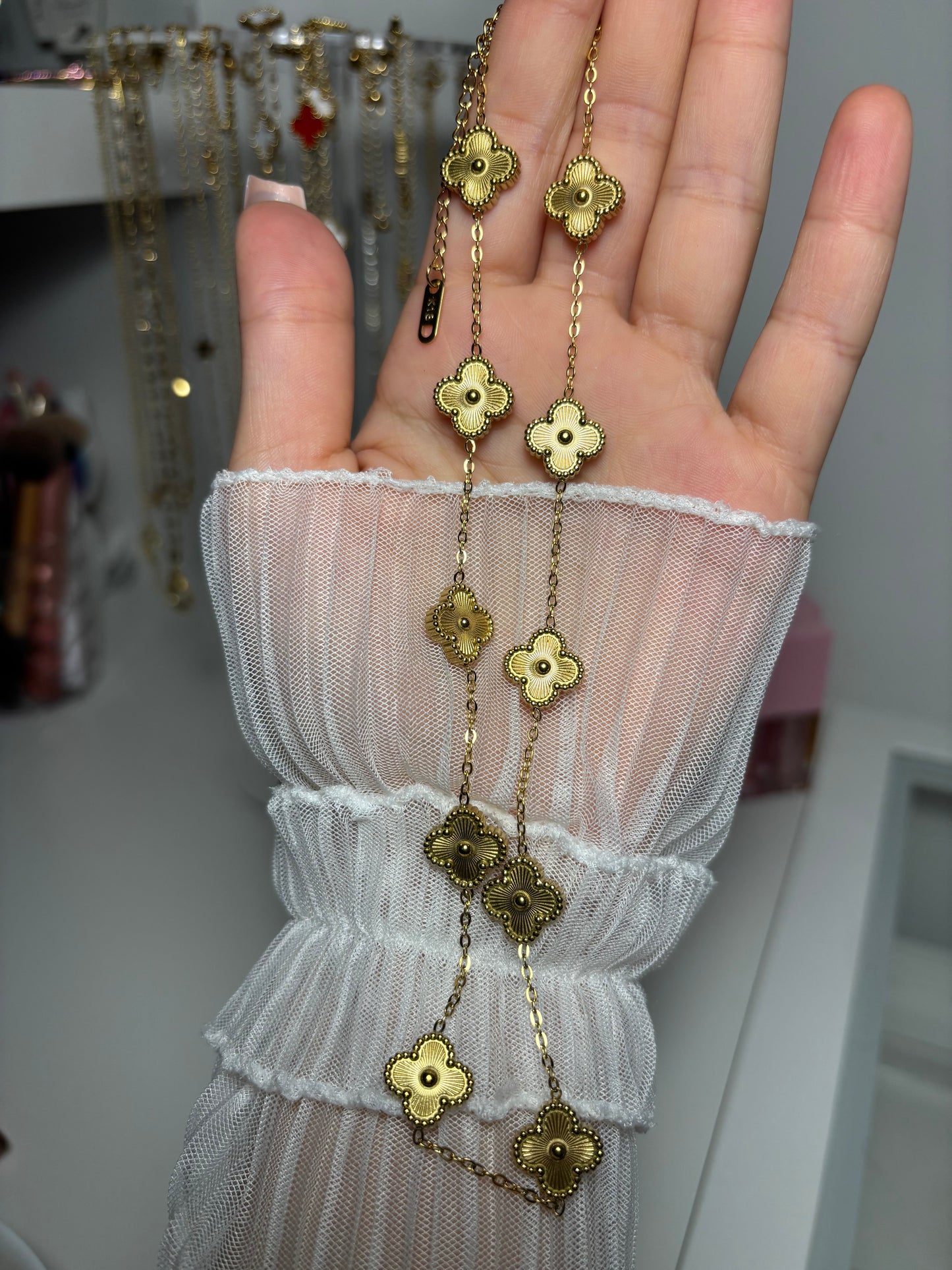 Clover necklace gold