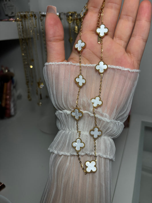 Clover necklace white
