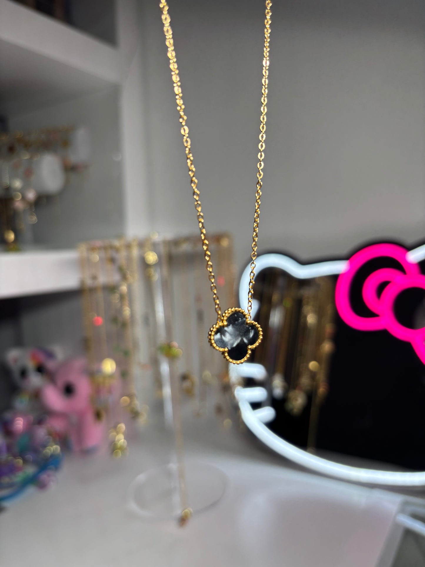 Clover necklace black