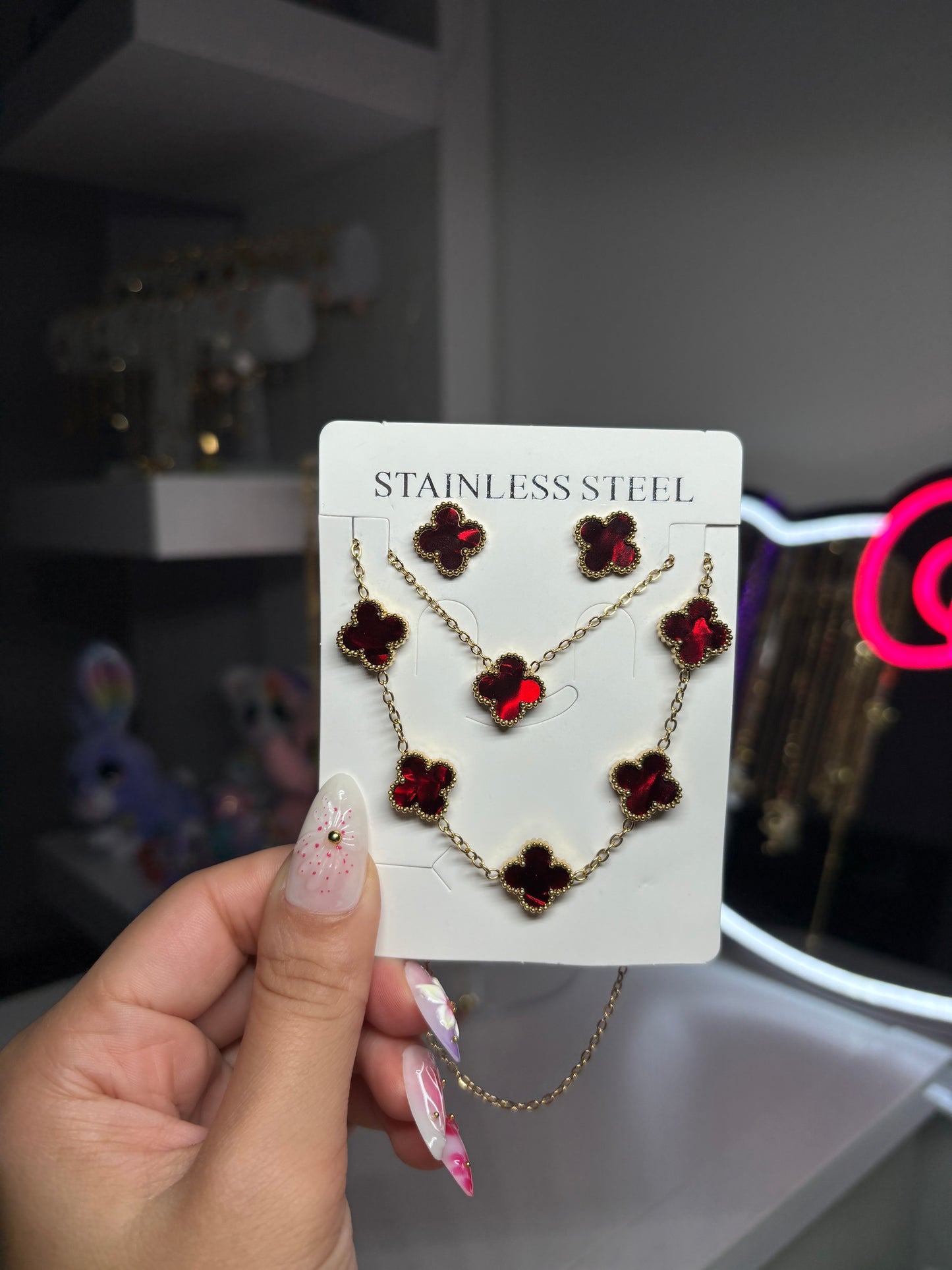 Clover set red