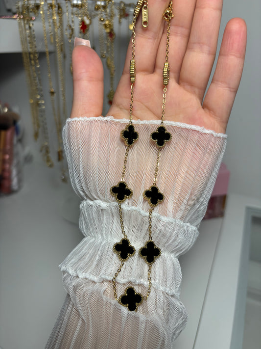 Clover necklace black