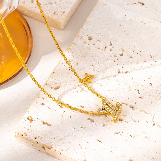 Aila necklace