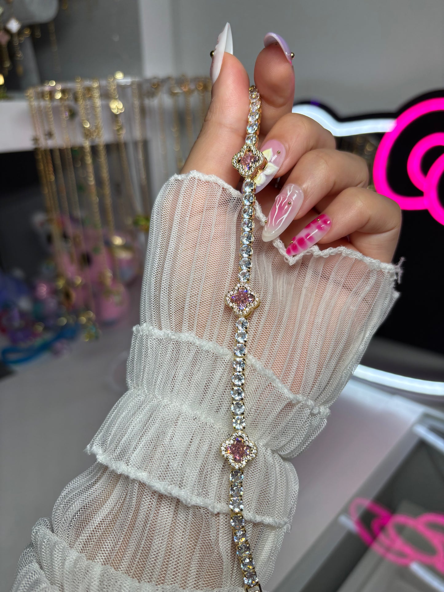 Sparkle clover bracelet pink