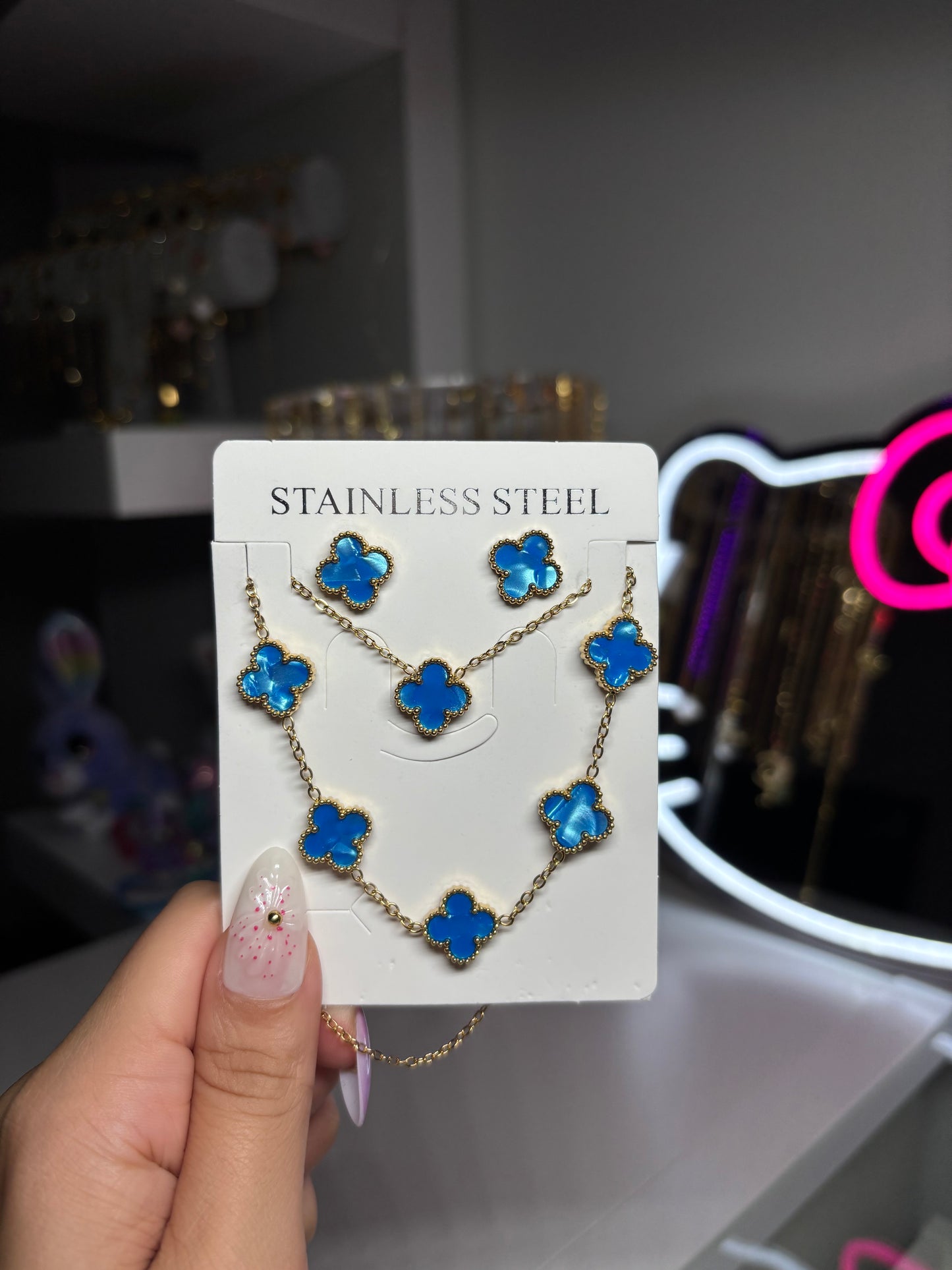 Clover set light blue