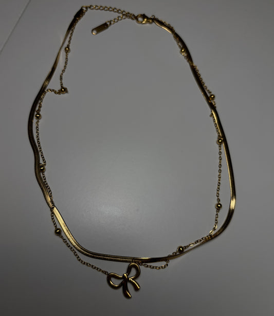 Bow necklace