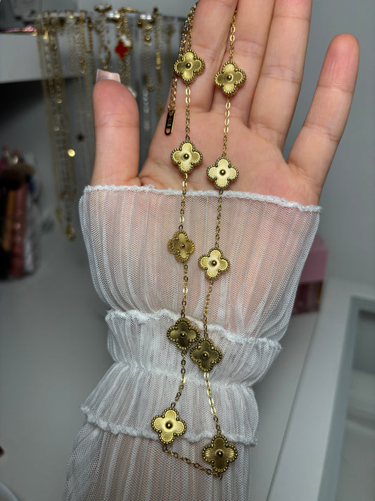 Clover necklace gold