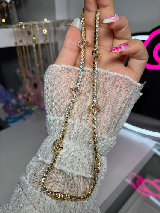 Sparkle clover necklace pink