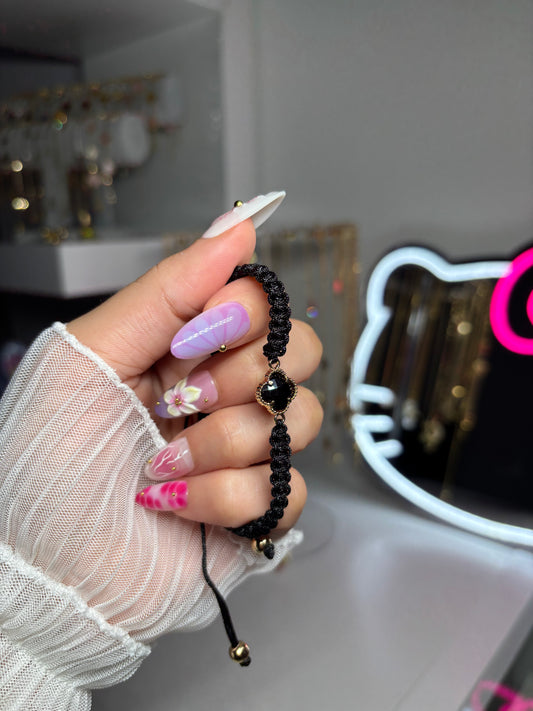 Macramé bracelet black